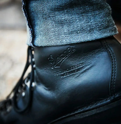 Mountain Light Black